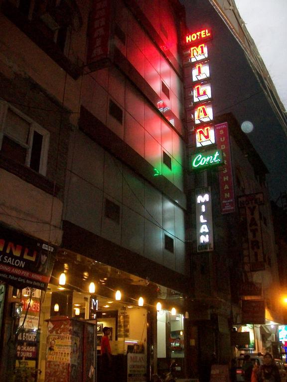 Hotel Milan Continental Делхи Екстериор снимка